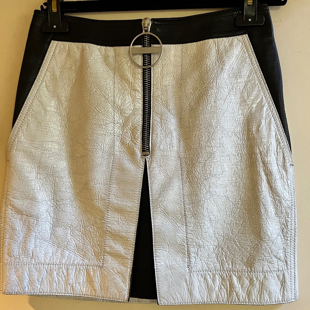 Givenchy NWT $2850. Crackled Black/White Mini Skirt S 2